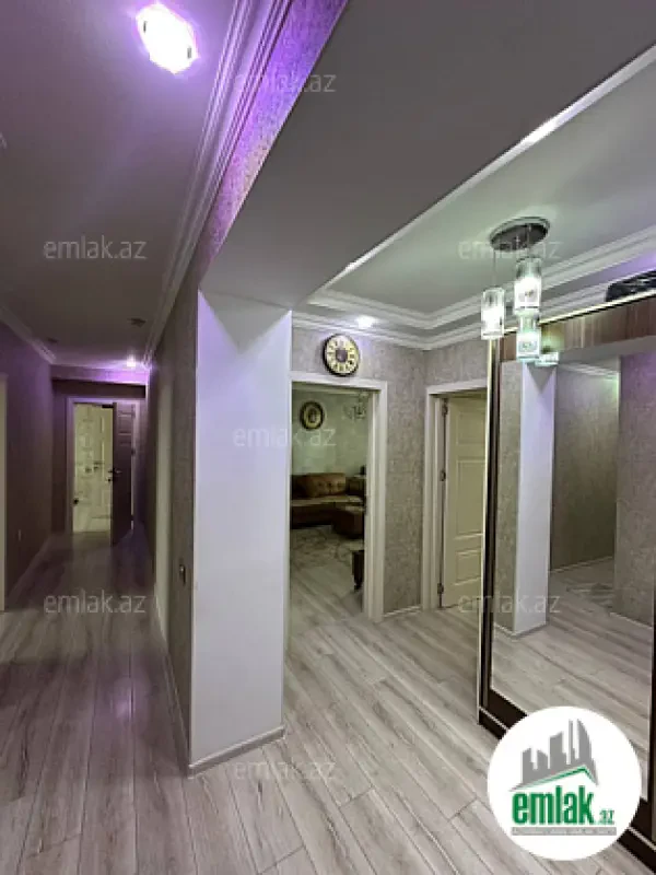 Satılır 4 otaqlı köhnə tikili 110 m²