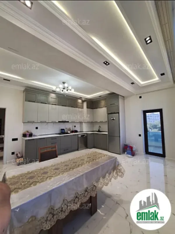 Satılır 3 otaqlı yeni tikili 145 m²