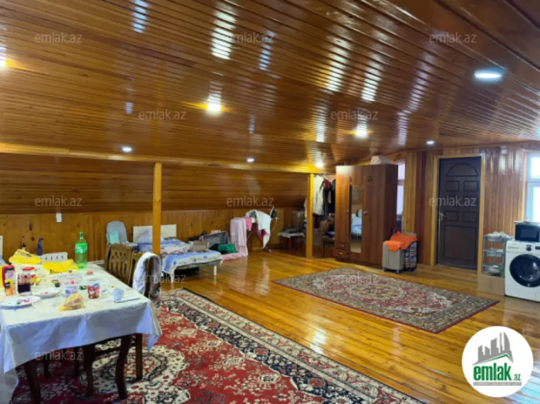 Satılır 5 otaqlı həyət evi 213 m²