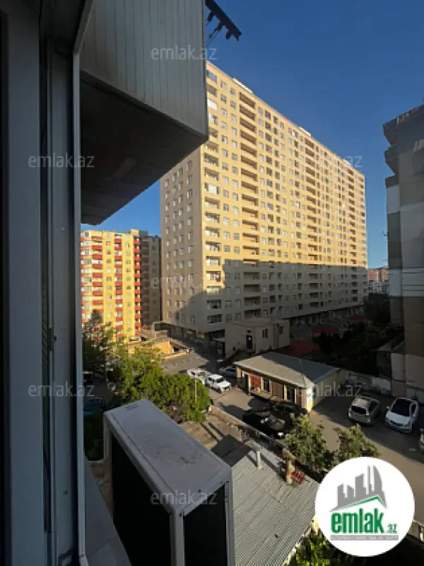 Satılır 4 otaqlı köhnə tikili 120 m²