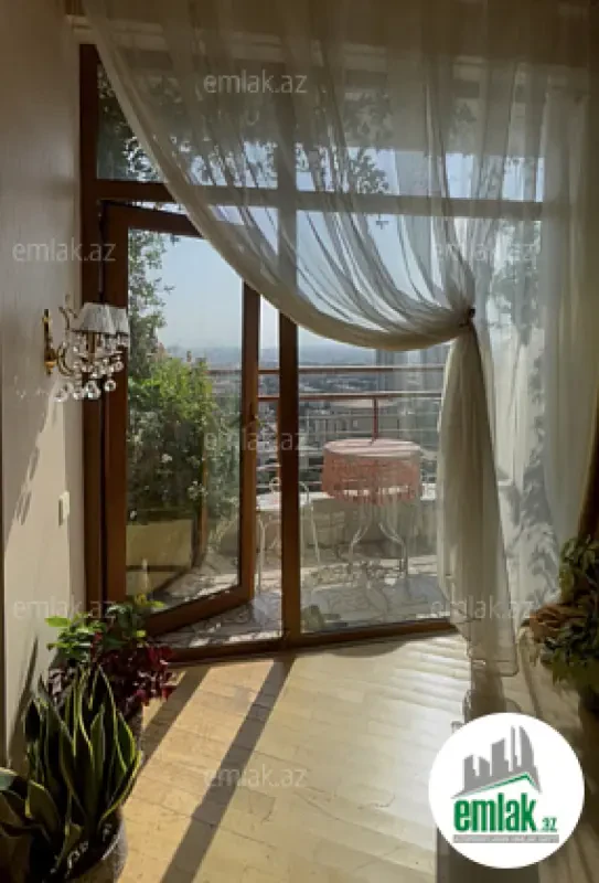 Satılır 3 otaqlı yeni tikili 110 m²