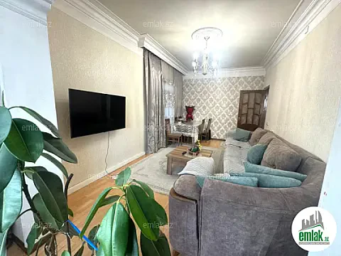 Satılır 4 otaqlı köhnə tikili 120 m² — Bakı 4 otaq 120.00 m²