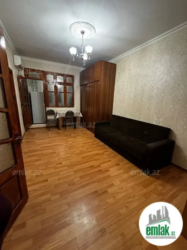 Satılır 2 otaqlı köhnə tikili 45 m²