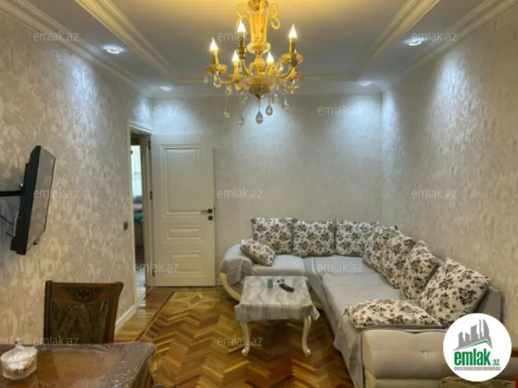 Satılır 3 otaqlı köhnə tikili 75 m²