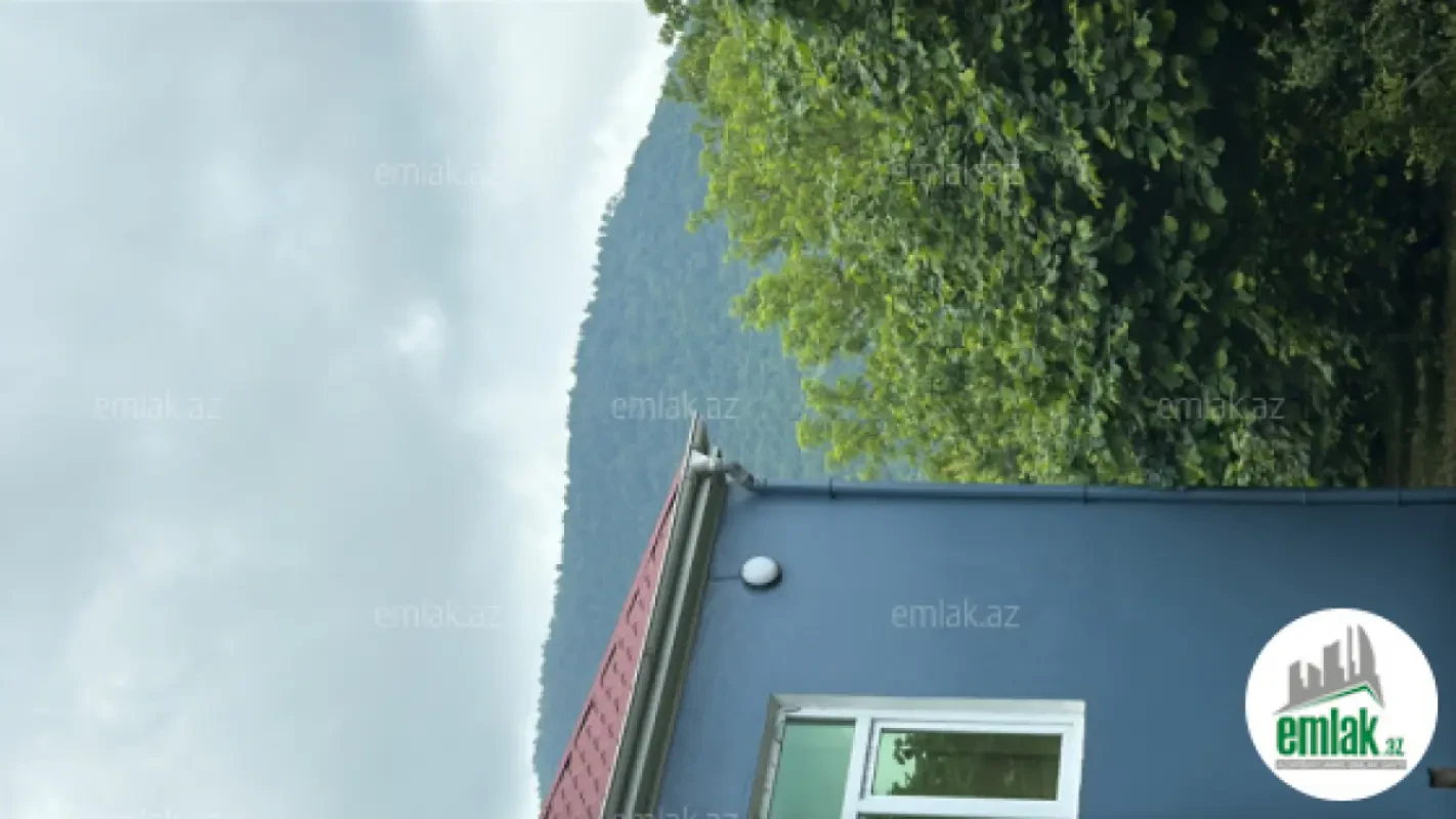 Satılır 4 otaqlı mənzil 140 m²