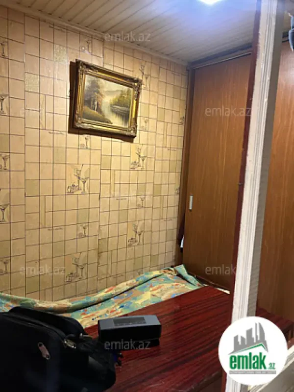 Satılır 3 otaqlı köhnə tikili 70 m²