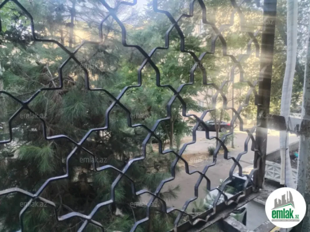 Satılır 3 otaqlı köhnə tikili 90 m²