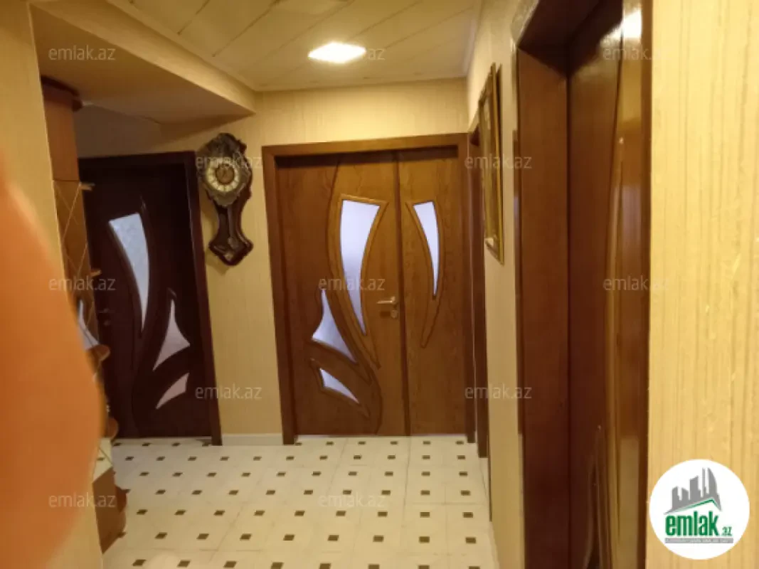 Satılır 3 otaqlı köhnə tikili 95 m²
