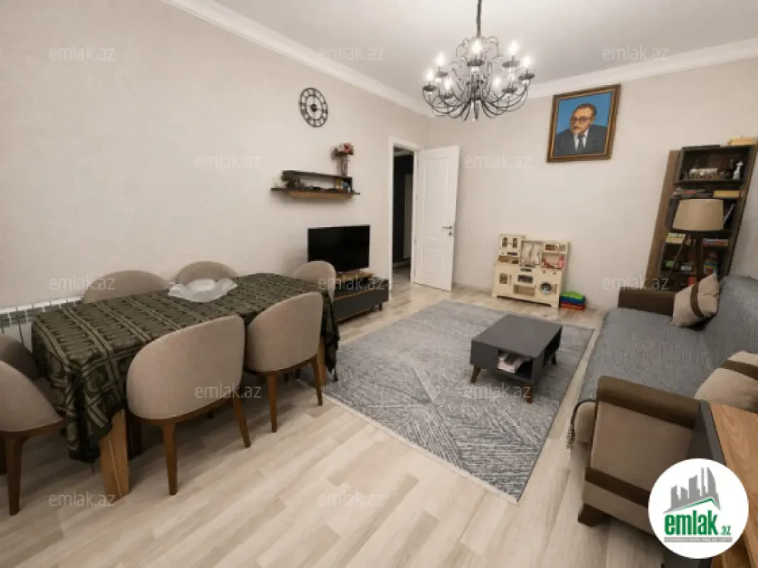 Satılır 3 otaqlı köhnə tikili 80 m²