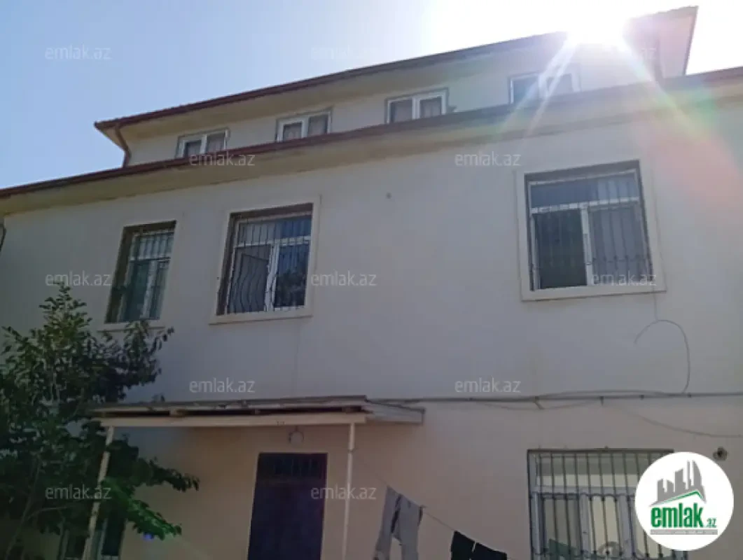 Satılır 7 otaqlı həyət evi 200 m²