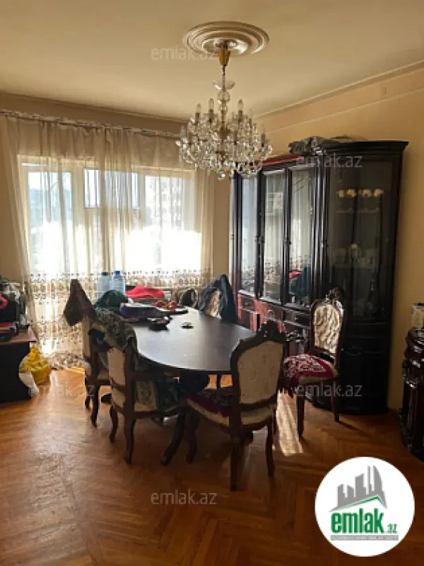 Satılır 3 otaqlı köhnə tikili 80 m²