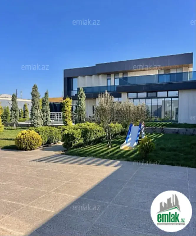 Satılır 8 otaqlı mənzil 600 m²