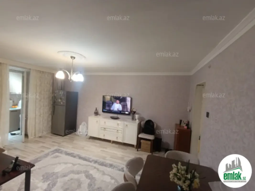 Satılır 2 otaqlı köhnə tikili 50 m²