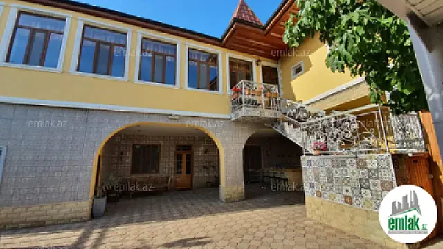 Satılır 12 otaqlı mənzil 450 m² — Bakı 12 otaq 450.00 m²