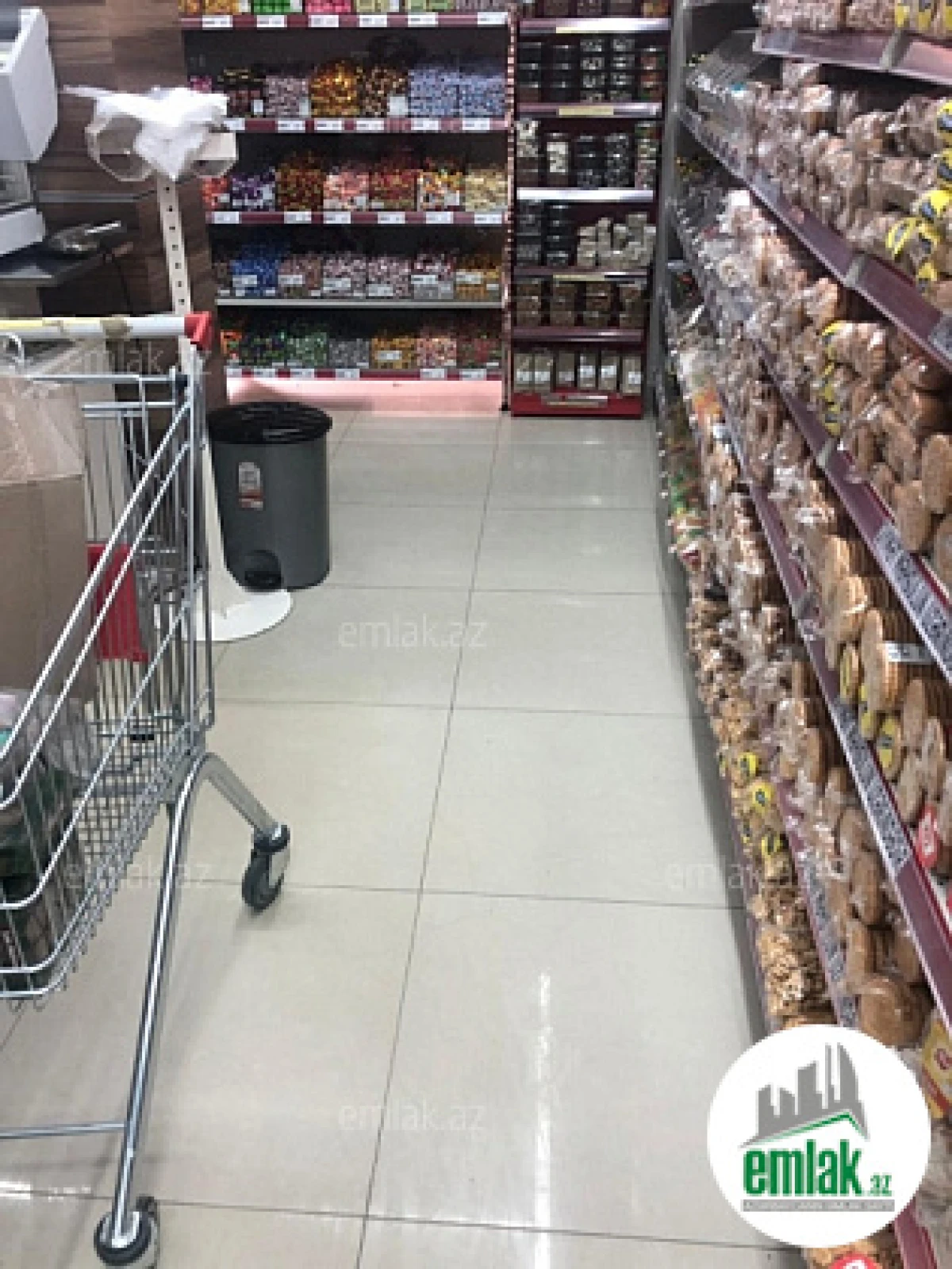 Satılır 20 otaqlı obyekt 1400 m²