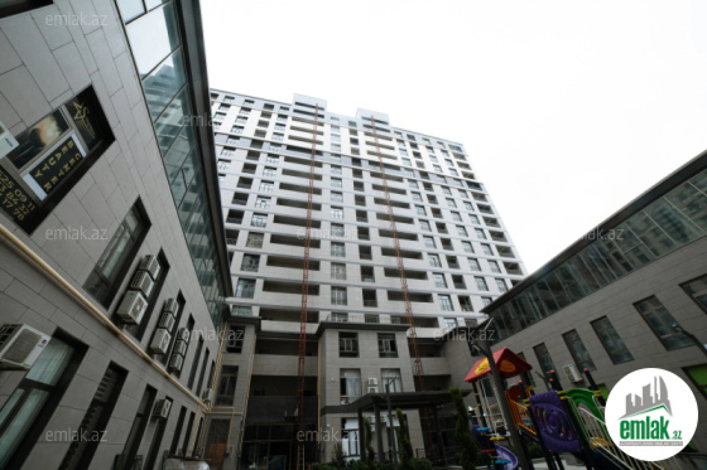 Satılır 3 otaqlı yeni tikili 145 m²