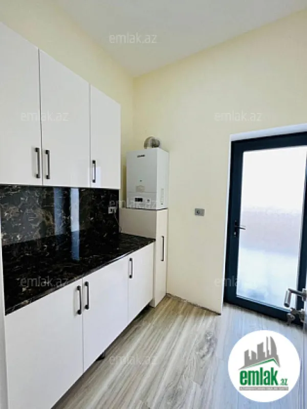 Satılır 6 otaqlı mənzil 280 m²