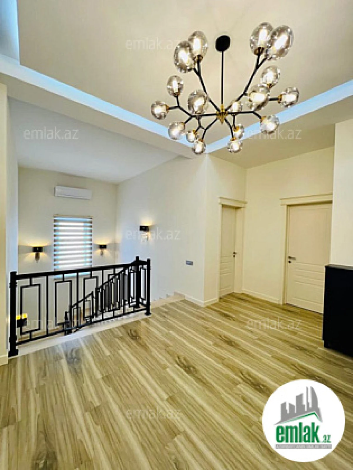 Satılır 6 otaqlı mənzil 280 m²
