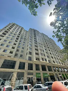 Satılır 4 otaqlı yeni tikili 215 m²