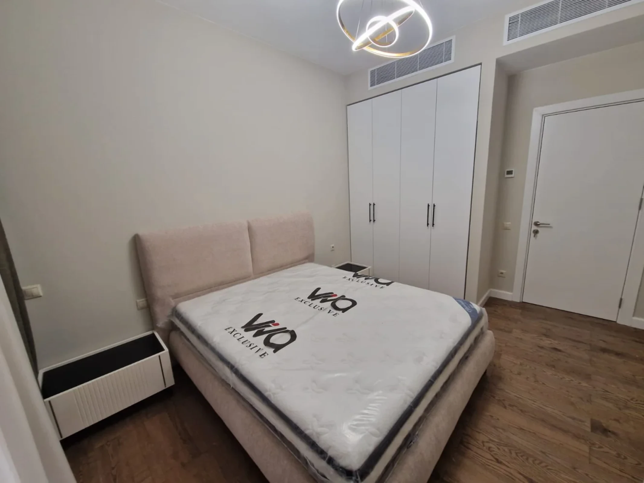 Kirayə verilir 3 otaqlı yeni tikili 100 m²