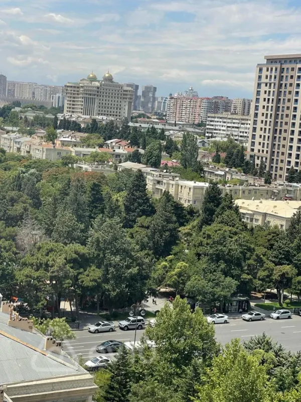 Satılır 4 otaqlı yeni tikili 155 m²