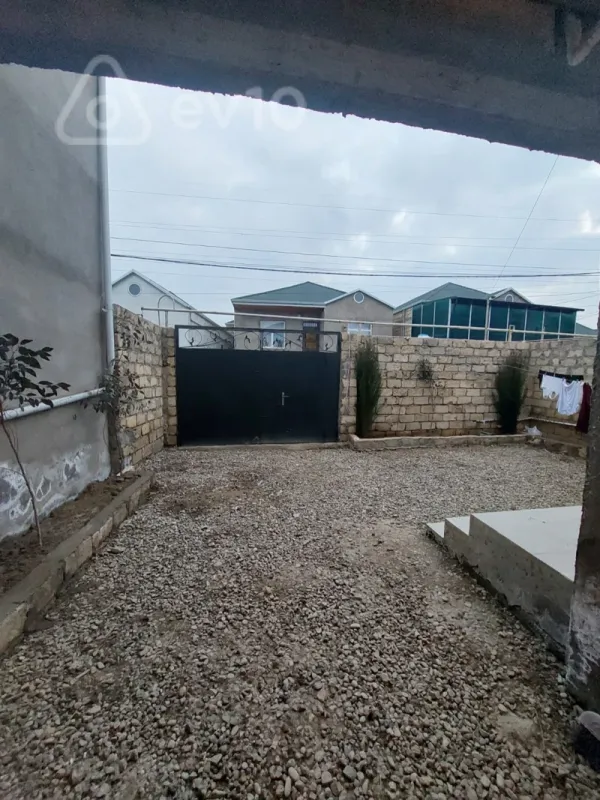 Satılır 3 otaqlı həyət evi 144 m²