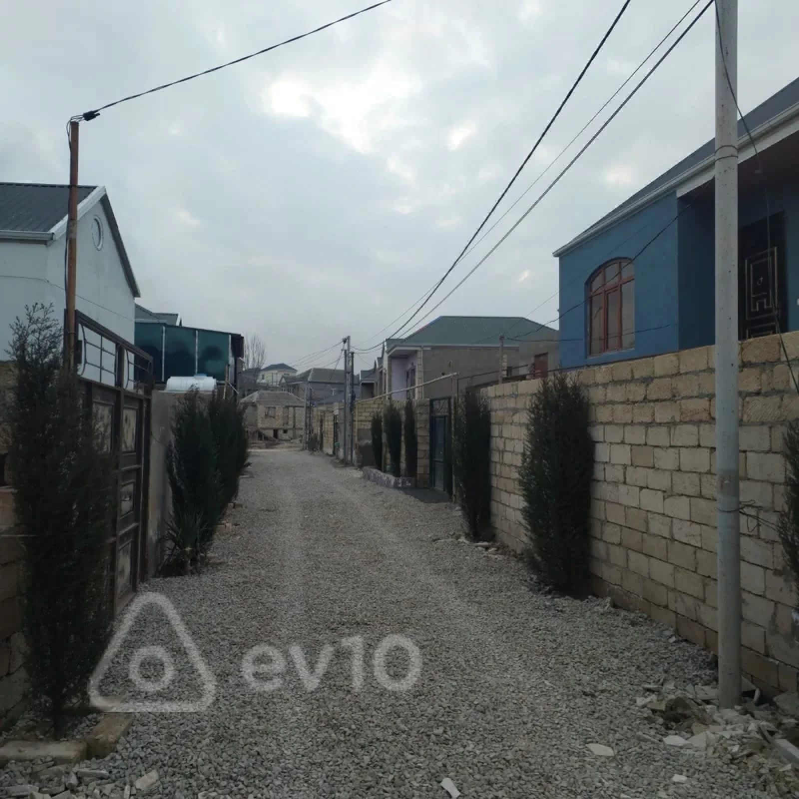 Satılır 3 otaqlı həyət evi 144 m²