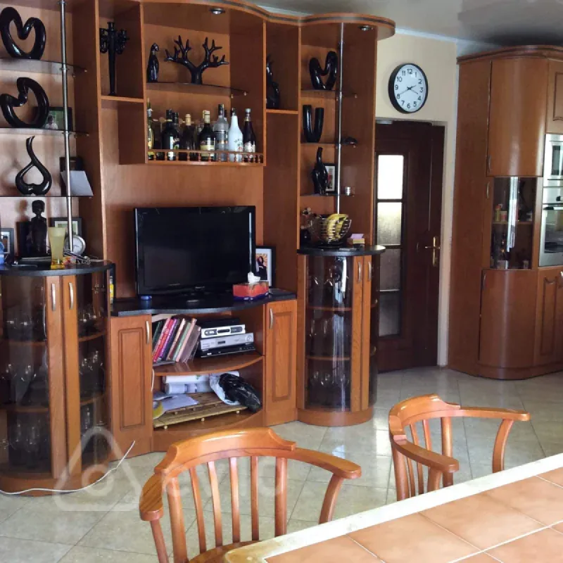 Satılır 8 otaqlı həyət evi 500 m²