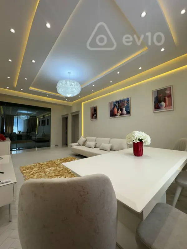 Satılır 2 otaqlı yeni tikili 90 m²