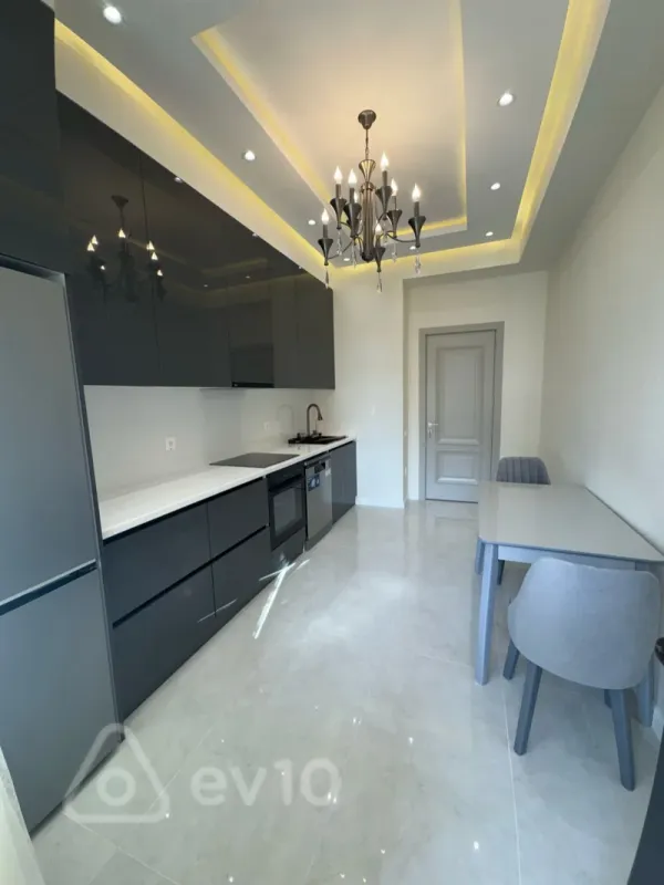 Satılır 2 otaqlı yeni tikili 90 m²