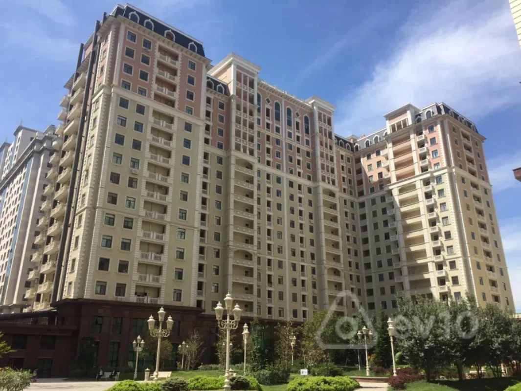 Kirayə verilir mənzil 186 m²