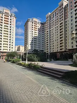 Kirayə verilir mənzil 186 m²
