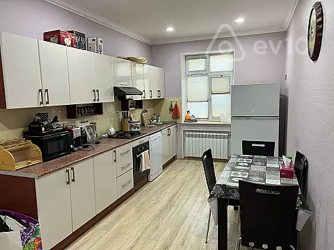 Kirayə verilir 4 otaqlı həyət evi 150 m²
