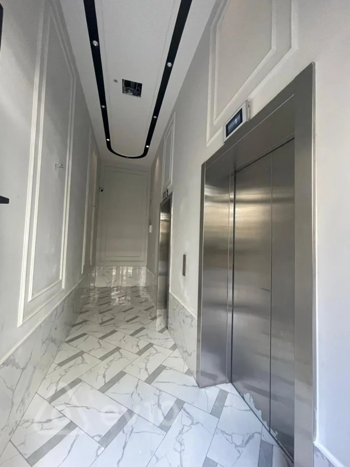 Satılır 2 otaqlı yeni tikili 82 m²