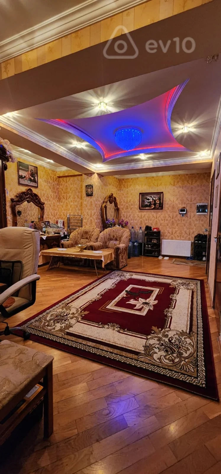 Kirayə verilir 3 otaqlı yeni tikili 124 m²