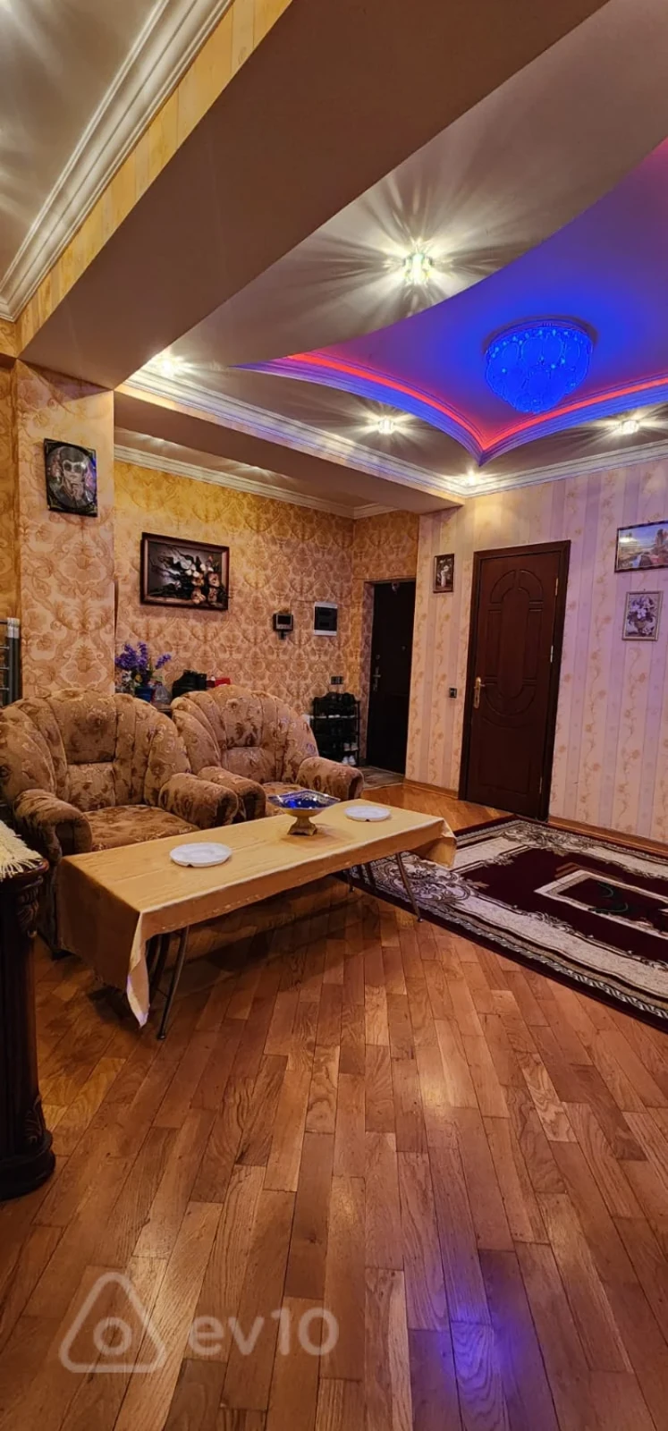 Kirayə verilir 3 otaqlı yeni tikili 124 m²