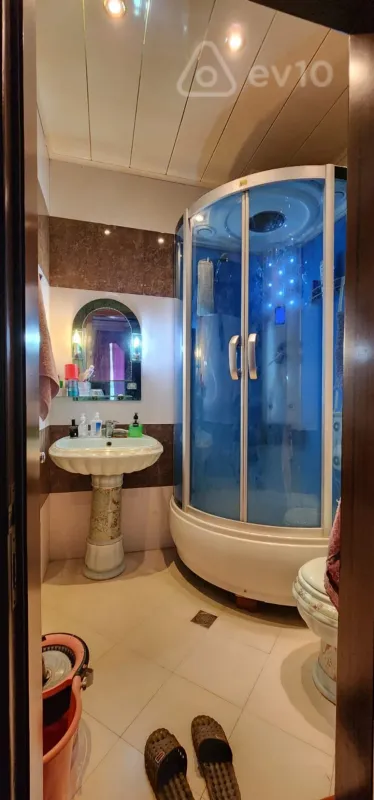 Kirayə verilir 3 otaqlı yeni tikili 124 m²