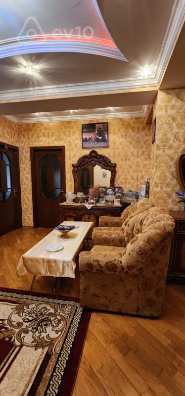 Kirayə verilir 3 otaqlı yeni tikili 124 m²