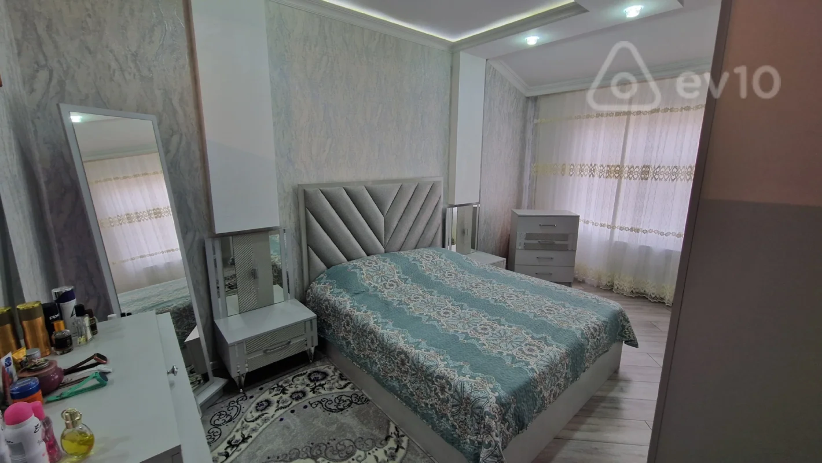 Satılır 3 otaqlı yeni tikili 70 m²