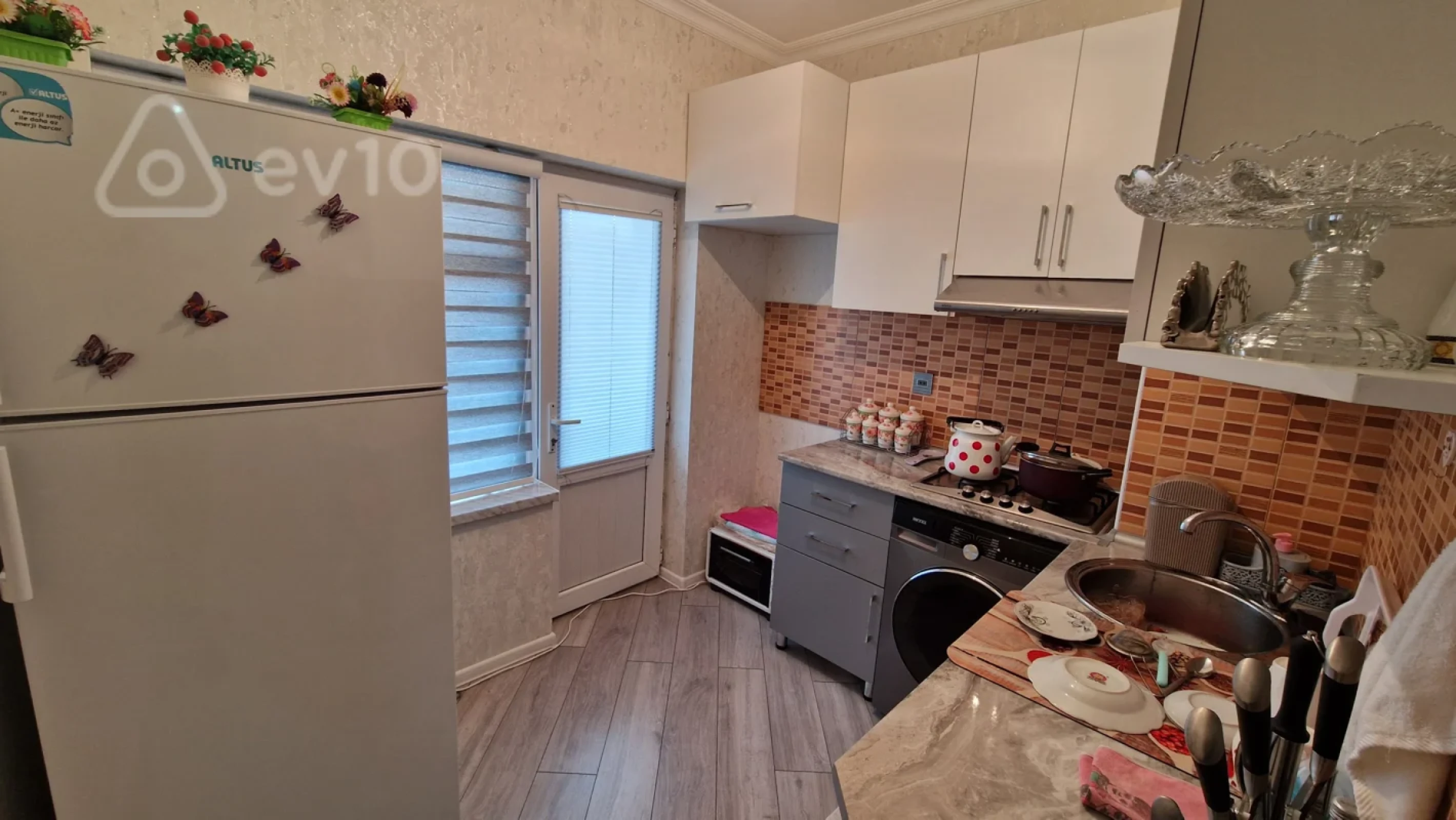 Satılır 3 otaqlı yeni tikili 70 m²