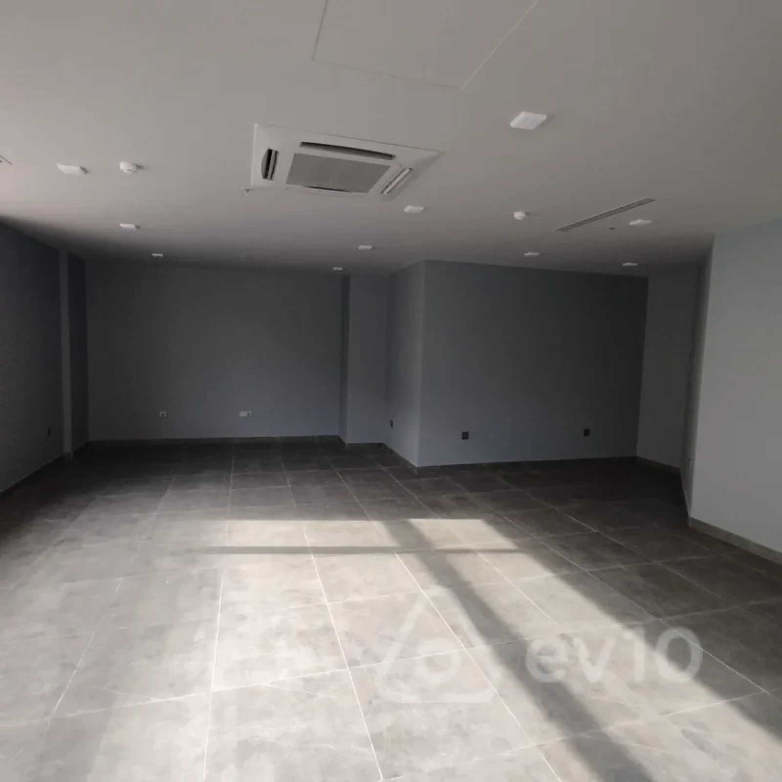 Kirayə verilir mənzil 465 m²