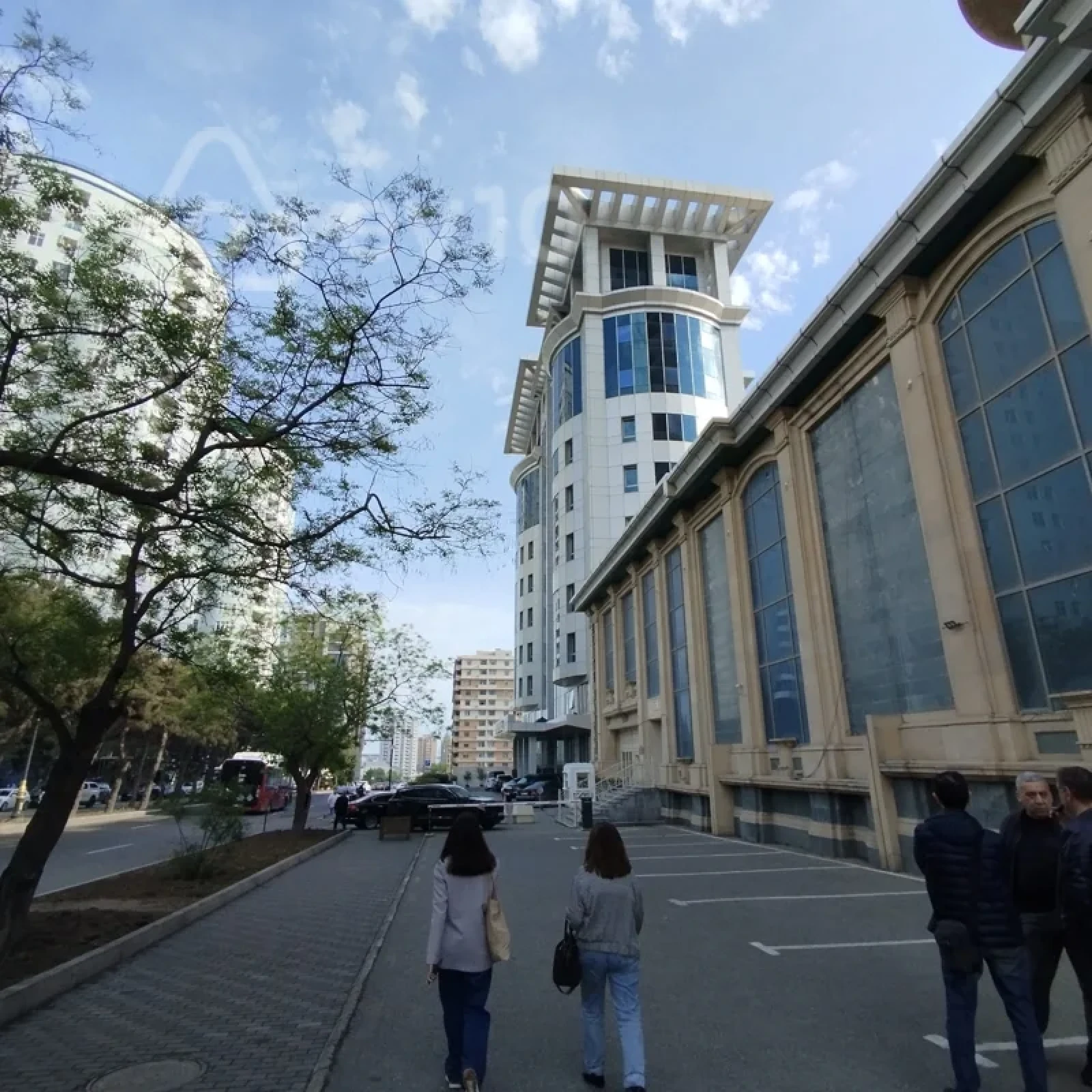 Kirayə verilir mənzil 465 m²