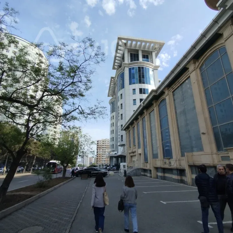 Kirayə verilir mənzil 465 m²