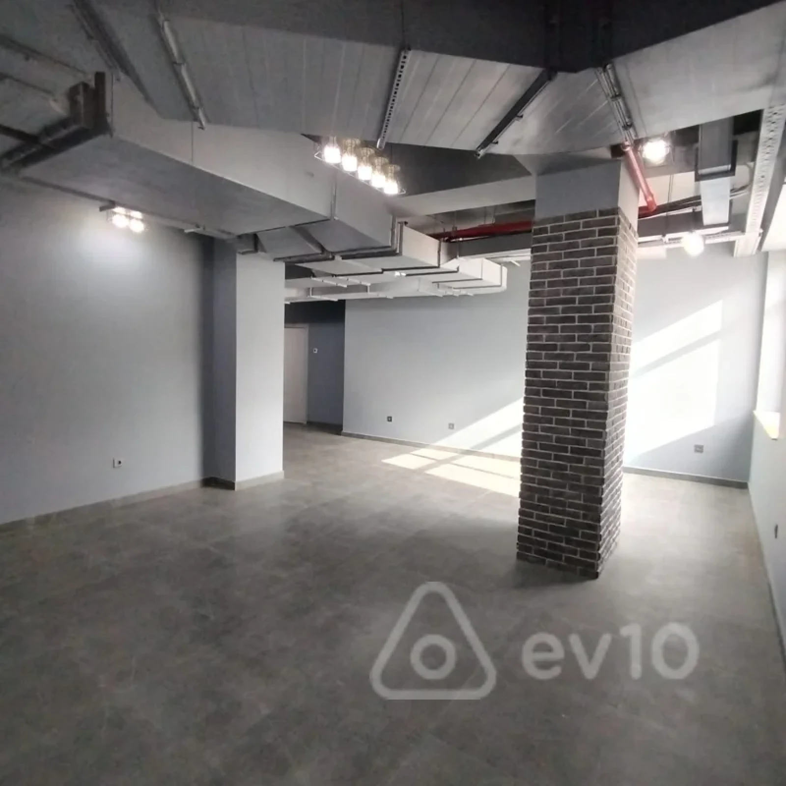 Kirayə verilir mənzil 465 m²