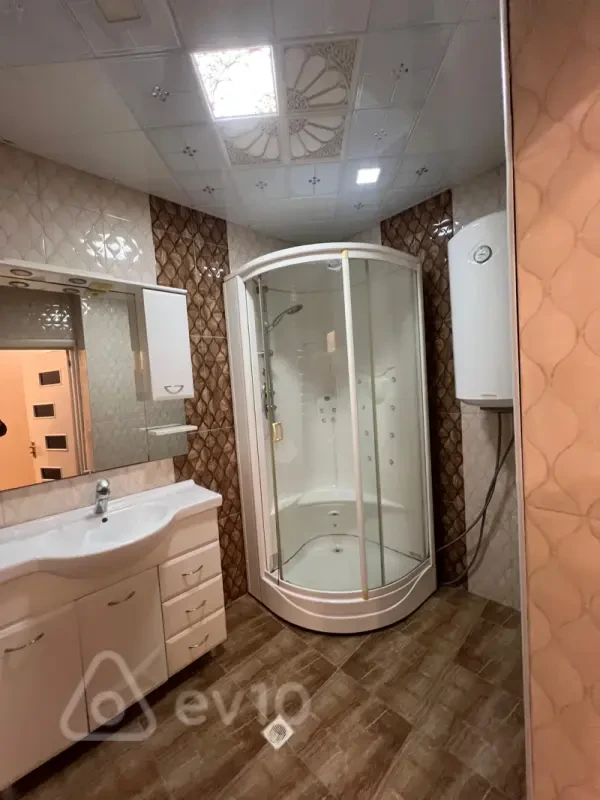 Kirayə verilir 2 otaqlı yeni tikili 90 m²