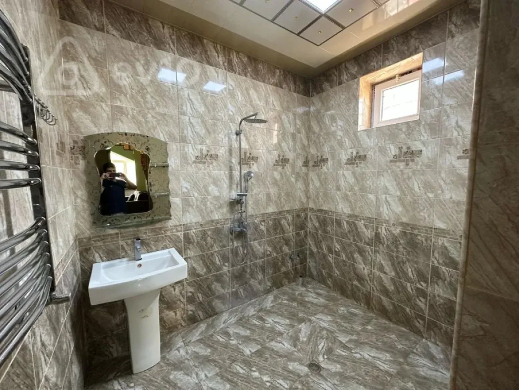 Satılır 5 otaqlı həyət evi 200 m²