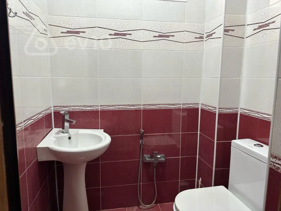 Satılır 5 otaqlı həyət evi 200 m²