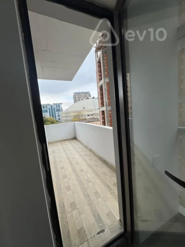Kirayə verilir 3 otaqlı ofis 90 m²