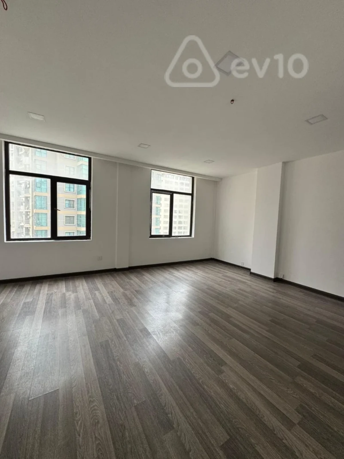 Kirayə verilir 3 otaqlı ofis 90 m²