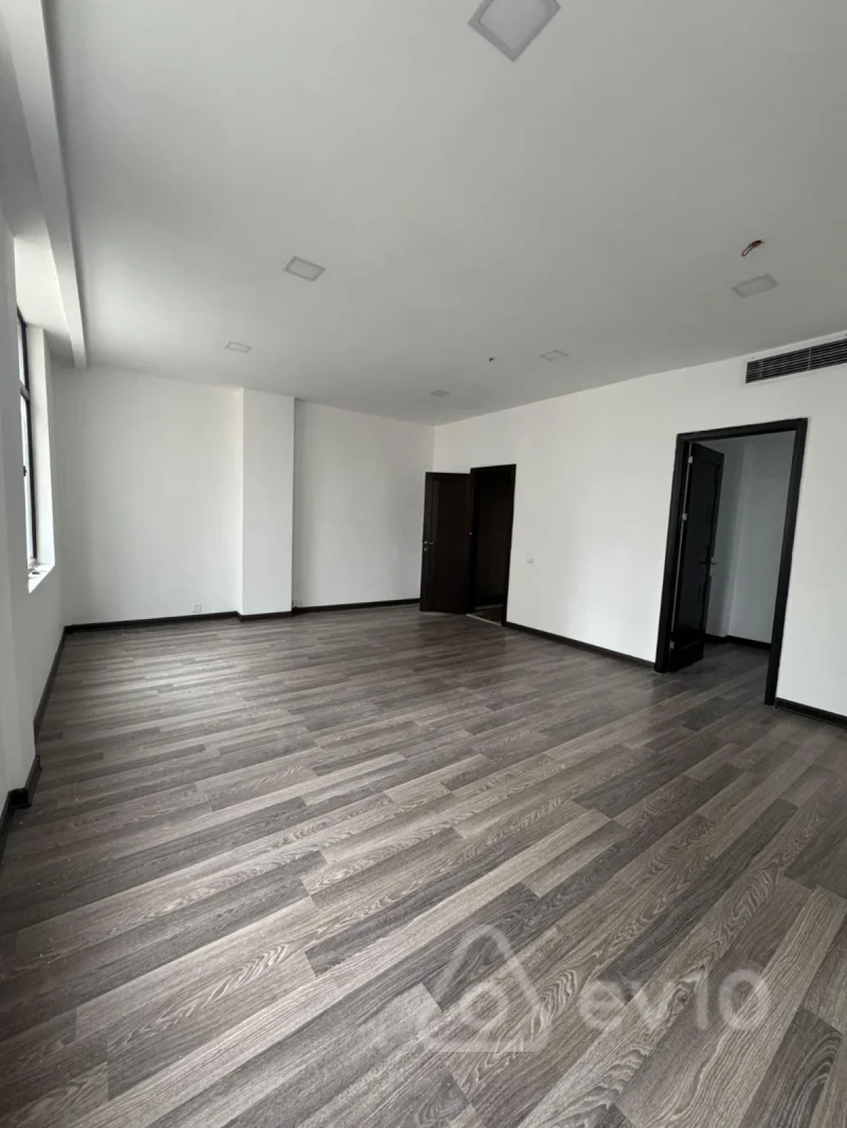 Kirayə verilir 3 otaqlı ofis 90 m²